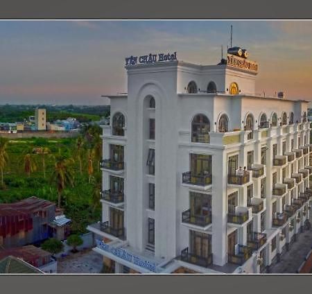 Khach San Yen Chau Hotell Chau Doc Exteriör bild