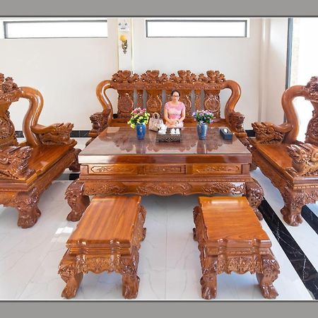 Khach San Yen Chau Hotell Chau Doc Exteriör bild
