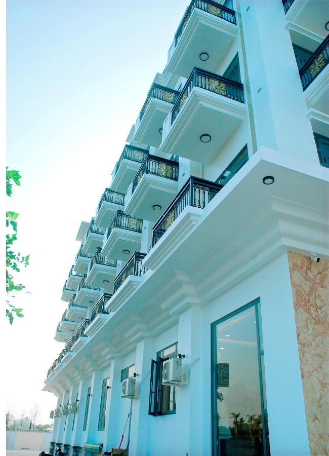 Khach San Yen Chau Hotell Chau Doc Exteriör bild