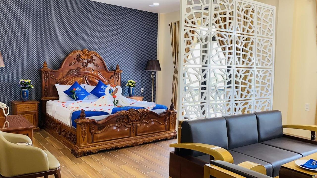 Khach San Yen Chau Hotell Chau Doc Exteriör bild