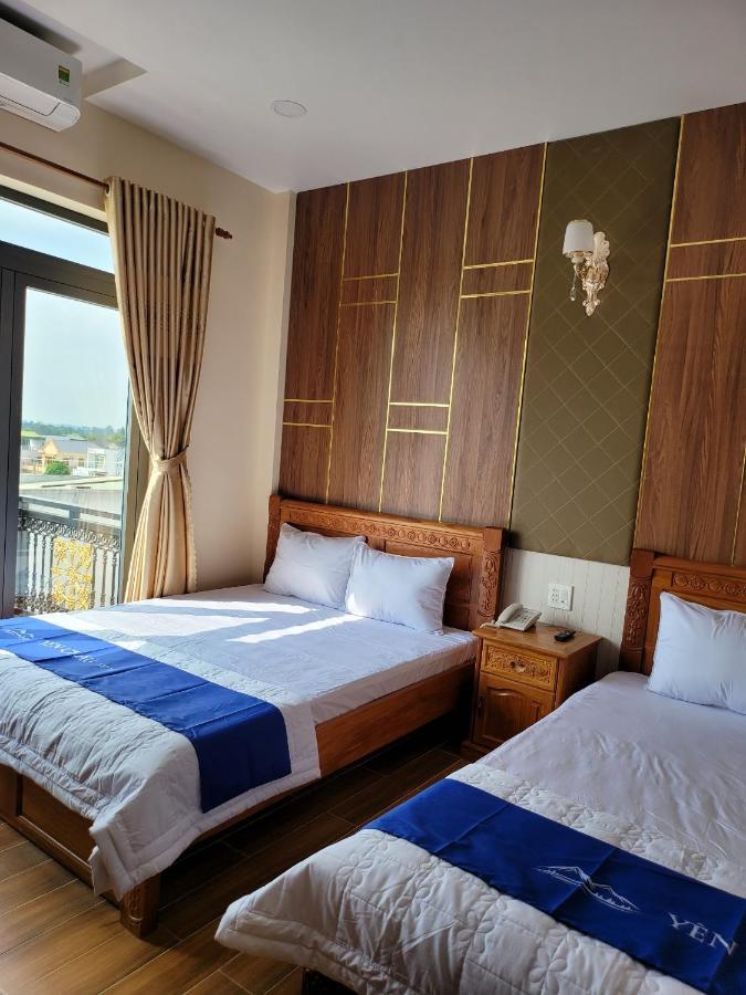 Khach San Yen Chau Hotell Chau Doc Exteriör bild