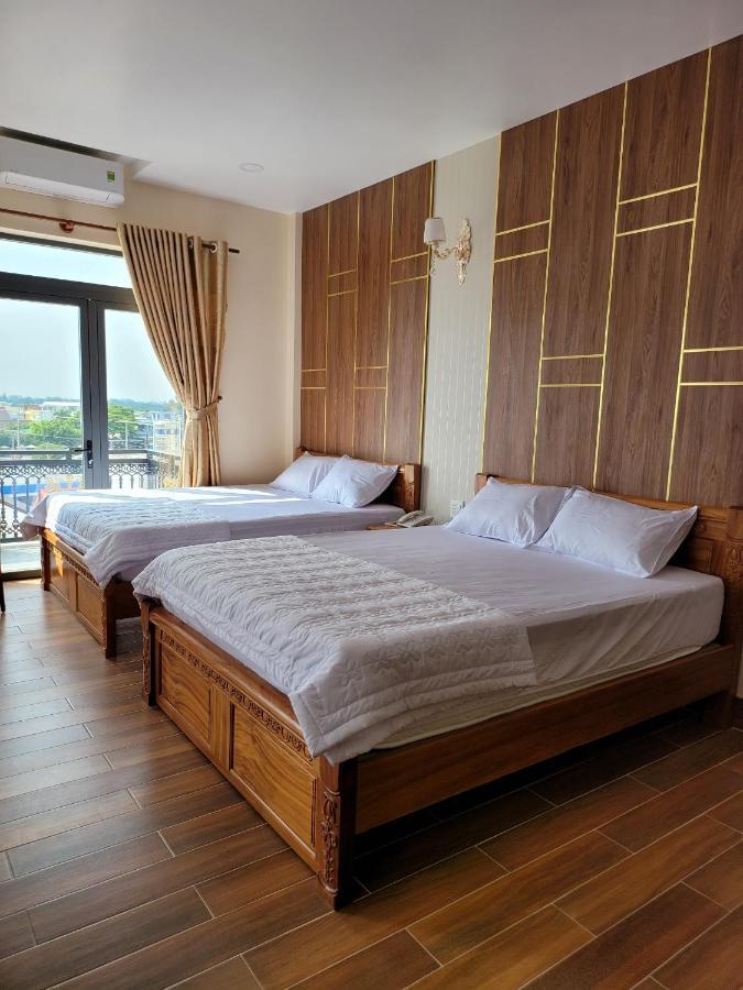 Khach San Yen Chau Hotell Chau Doc Exteriör bild
